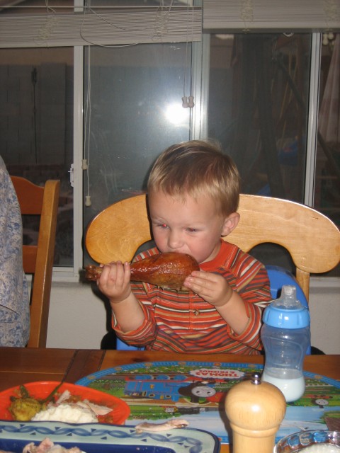 Carsten grabbed this turkey leg off the plater and started chowing down!